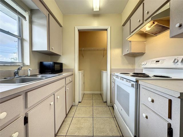 606 CLAUDE HOLMES SR AVENUE, Haines City, FL 33844