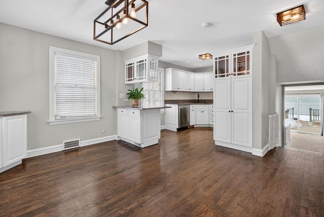 10950 S Homan Avenue, Chicago, IL 60655