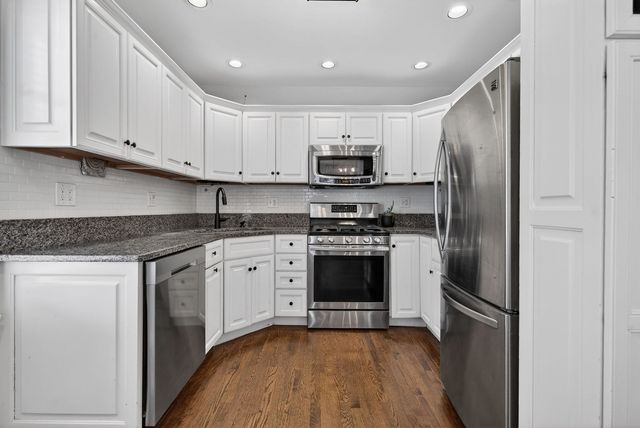 10950 S Homan Avenue, Chicago, IL 60655