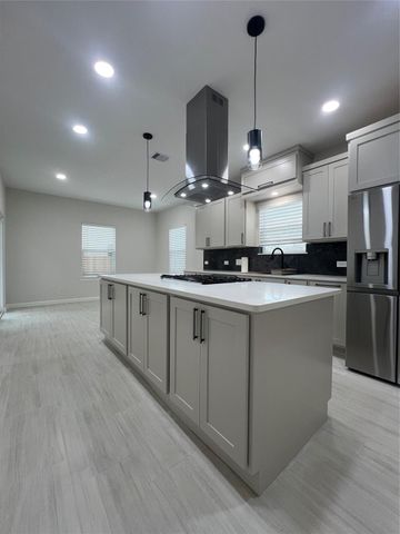 817 Center Street, Richmond, TX 77469