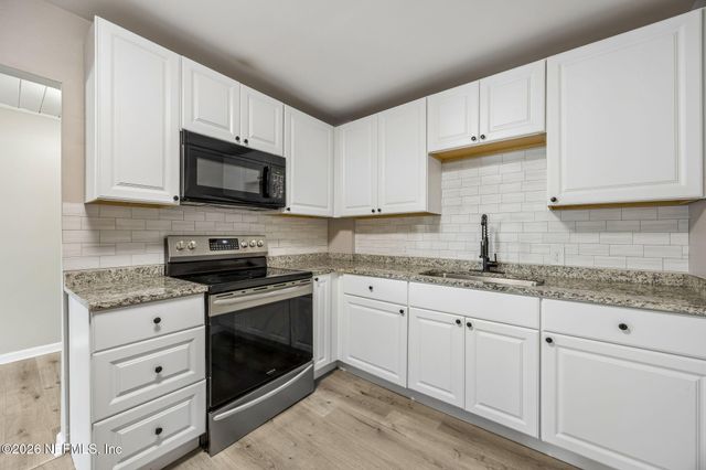 173 W MCIVER Avenue, Macclenny, FL 32063