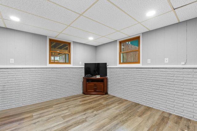 1614 W Jackson Street, Knoxville, IA 50138