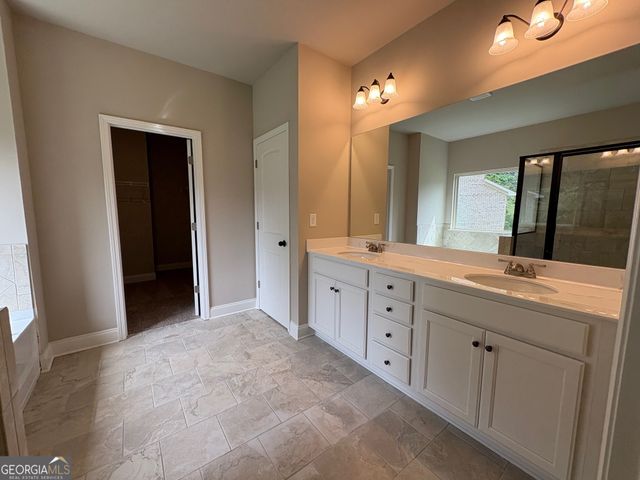 1036 Lakeviewe Oaks Court 21-B, Grayson, GA 30017