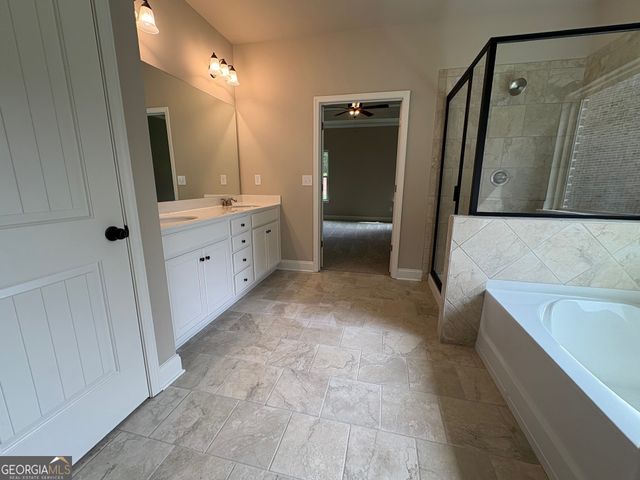 1036 Lakeviewe Oaks Court 21-B, Grayson, GA 30017
