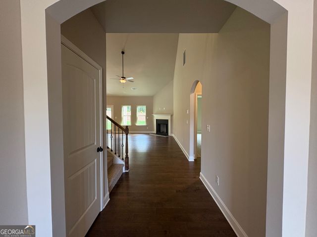 1036 Lakeviewe Oaks Court 21-B, Grayson, GA 30017