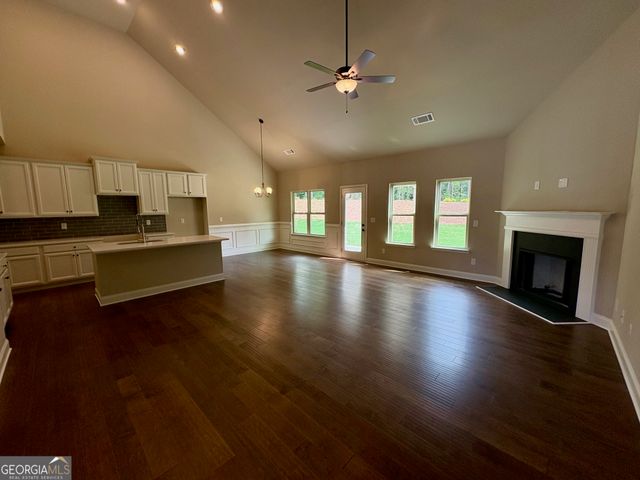 1036 Lakeviewe Oaks Court 21-B, Grayson, GA 30017