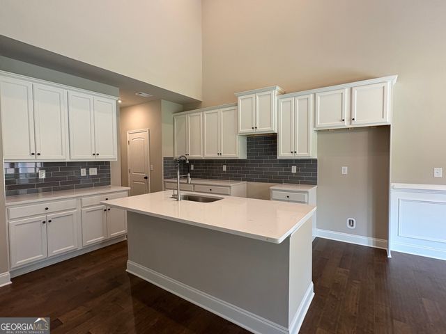 1036 Lakeviewe Oaks Court 21-B, Grayson, GA 30017