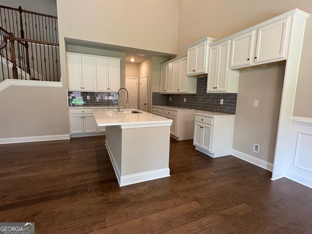1036 Lakeviewe Oaks Court 21-B, Grayson, GA 30017