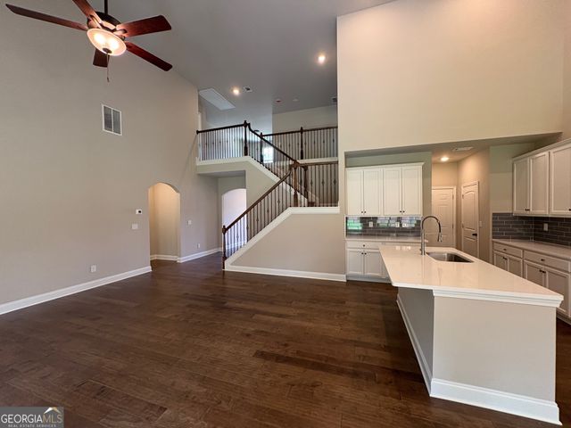 1036 Lakeviewe Oaks Court 21-B, Grayson, GA 30017
