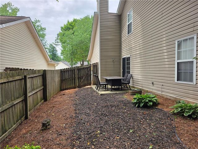 172 Stoneforest Drive, Woodstock, GA 30189