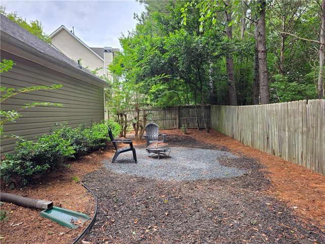 172 Stoneforest Drive, Woodstock, GA 30189