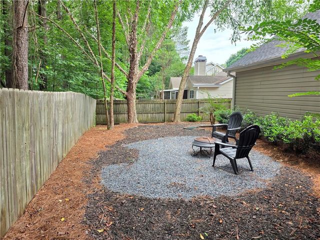 172 Stoneforest Drive, Woodstock, GA 30189