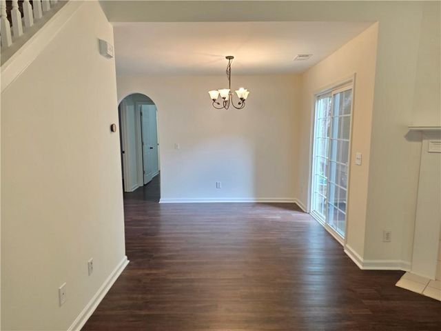 172 Stoneforest Drive, Woodstock, GA 30189