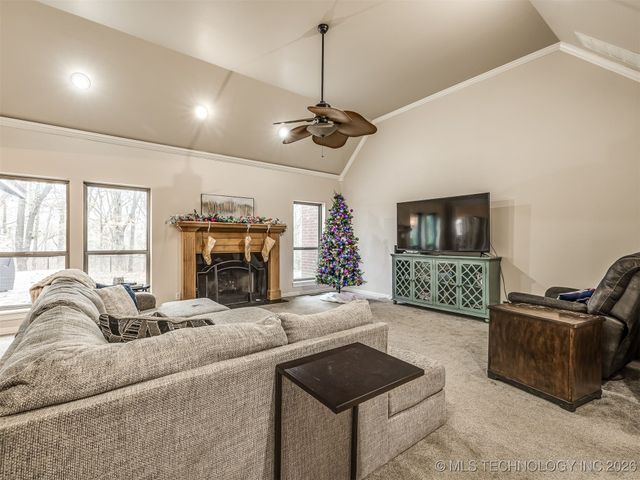 6301 S 5th Avenue, Broken Arrow, OK 74011