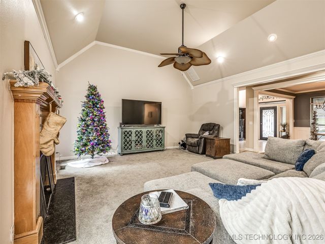 6301 S 5th Avenue, Broken Arrow, OK 74011