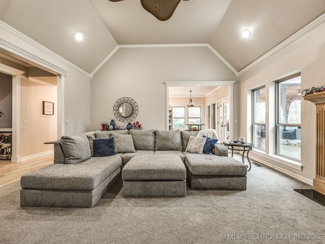 6301 S 5th Avenue, Broken Arrow, OK 74011