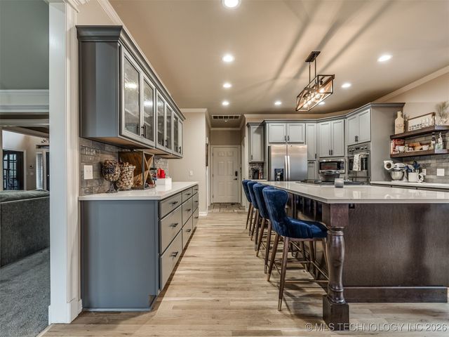 6301 S 5th Avenue, Broken Arrow, OK 74011