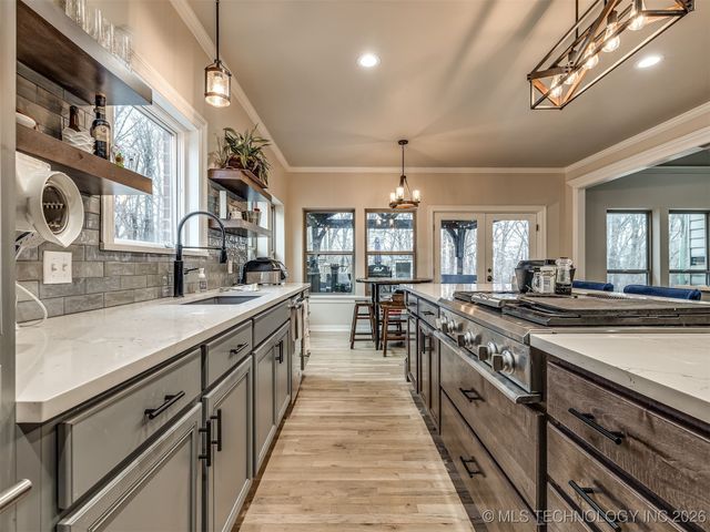 6301 S 5th Avenue, Broken Arrow, OK 74011