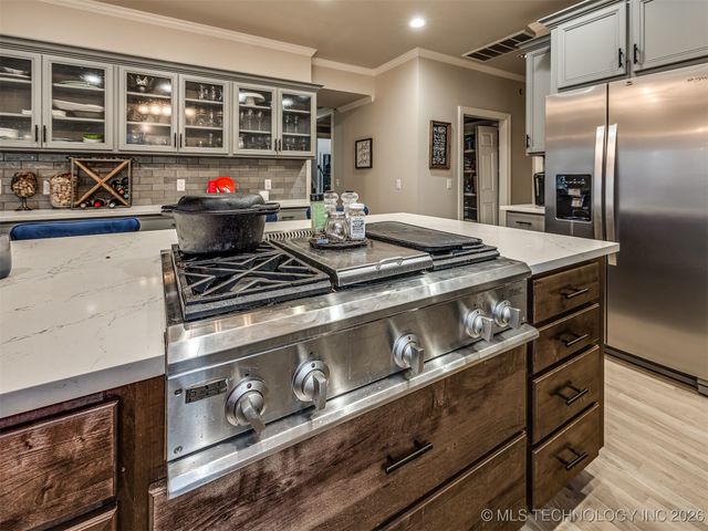 6301 S 5th Avenue, Broken Arrow, OK 74011