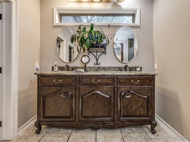 6301 S 5th Avenue, Broken Arrow, OK 74011