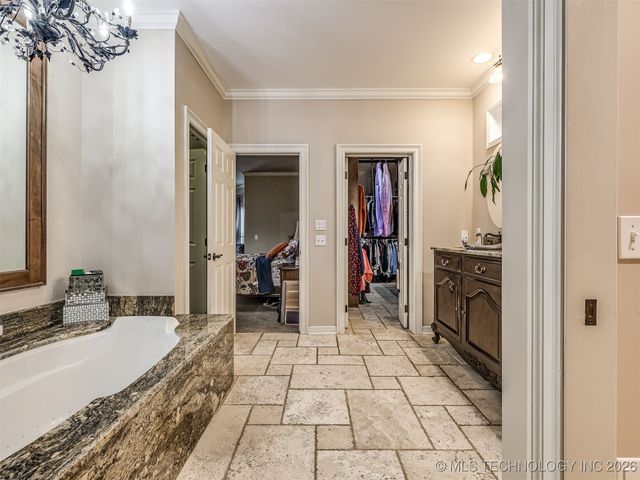 6301 S 5th Avenue, Broken Arrow, OK 74011