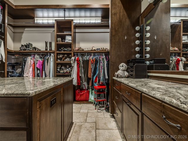 6301 S 5th Avenue, Broken Arrow, OK 74011