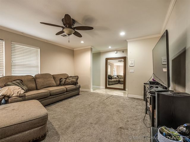 6301 S 5th Avenue, Broken Arrow, OK 74011