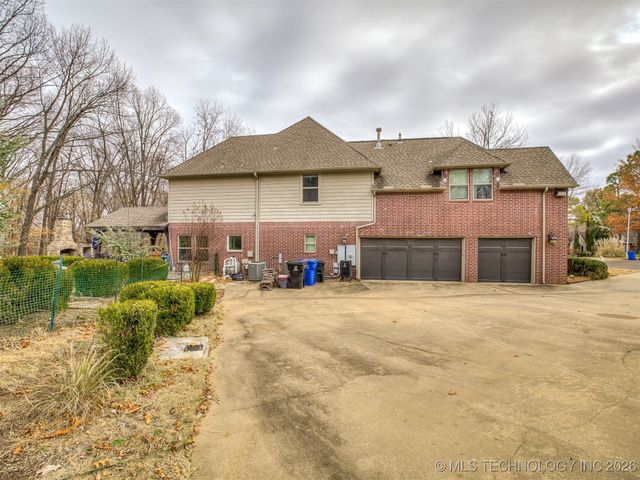 6301 S 5th Avenue, Broken Arrow, OK 74011
