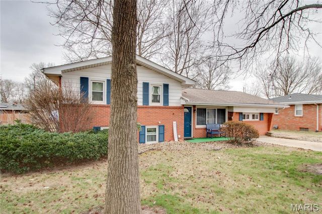 318 Albers Place, Bethalto, IL 62010