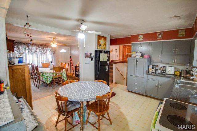 318 Albers Place, Bethalto, IL 62010