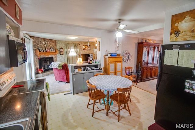 318 Albers Place, Bethalto, IL 62010