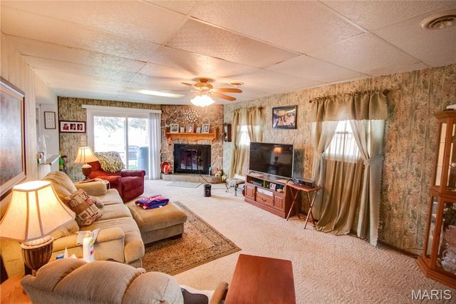 318 Albers Place, Bethalto, IL 62010