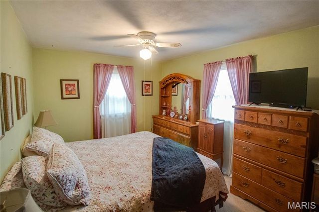 318 Albers Place, Bethalto, IL 62010