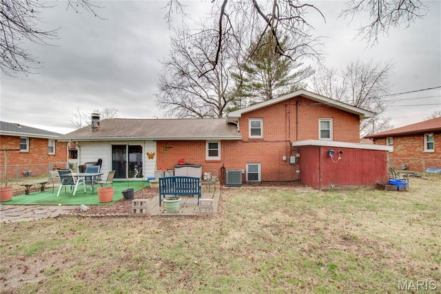 318 Albers Place, Bethalto, IL 62010