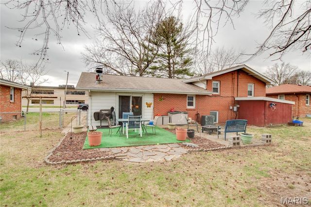 318 Albers Place, Bethalto, IL 62010