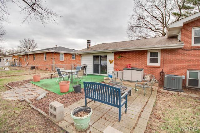 318 Albers Place, Bethalto, IL 62010