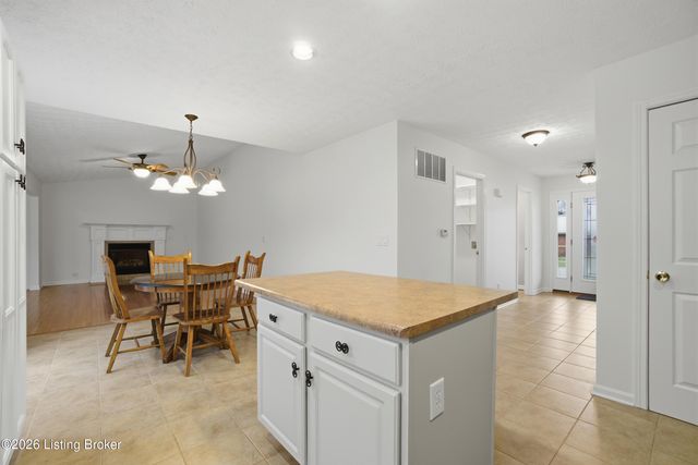 426 Buckman Station Ct, Simpsonville, KY 40067