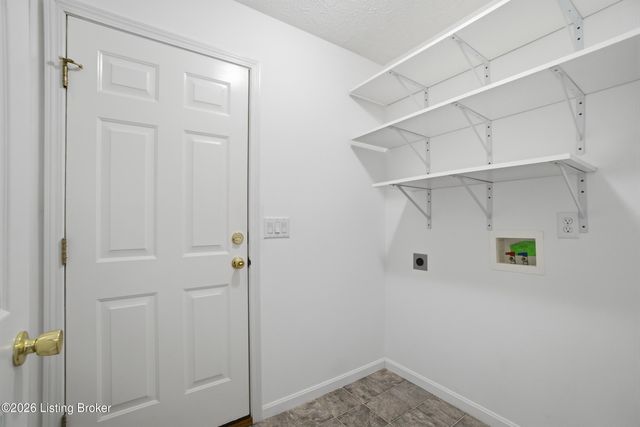 426 Buckman Station Ct, Simpsonville, KY 40067