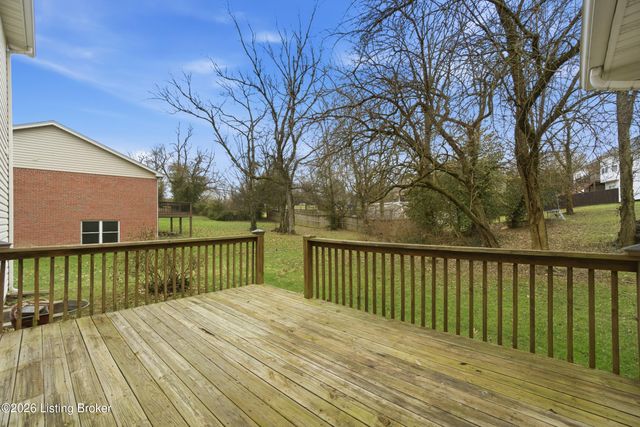 426 Buckman Station Ct, Simpsonville, KY 40067