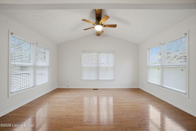 426 Buckman Station Ct, Simpsonville, KY 40067