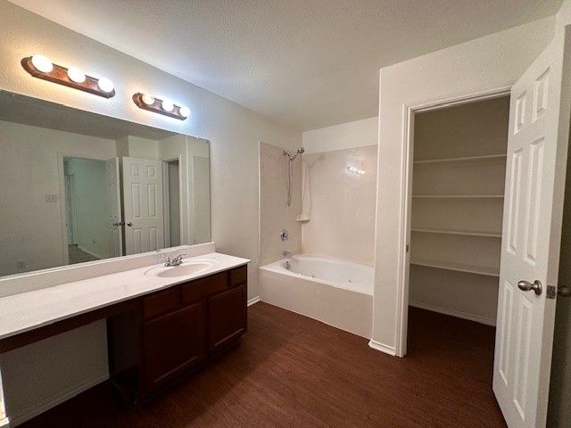 433 Emerald Creek Drive, Fort Worth, TX 76131