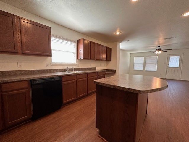 433 Emerald Creek Drive, Fort Worth, TX 76131