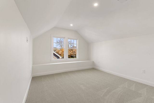 72 Berwick St, Worcester, MA 01602