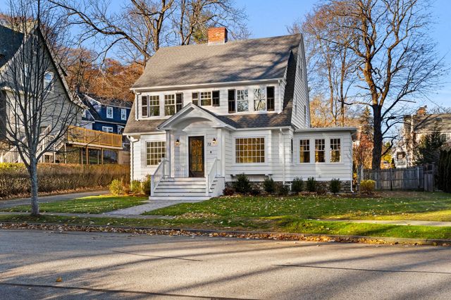 72 Berwick St, Worcester, MA 01602