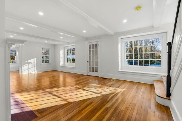 72 Berwick St, Worcester, MA 01602