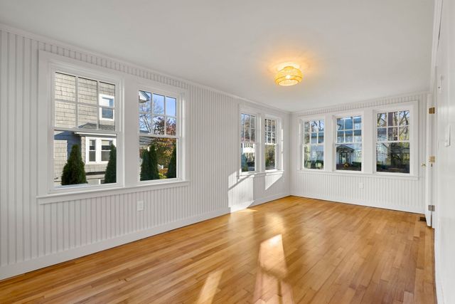 72 Berwick St, Worcester, MA 01602