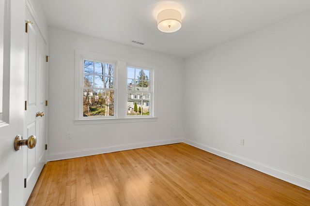 72 Berwick St, Worcester, MA 01602