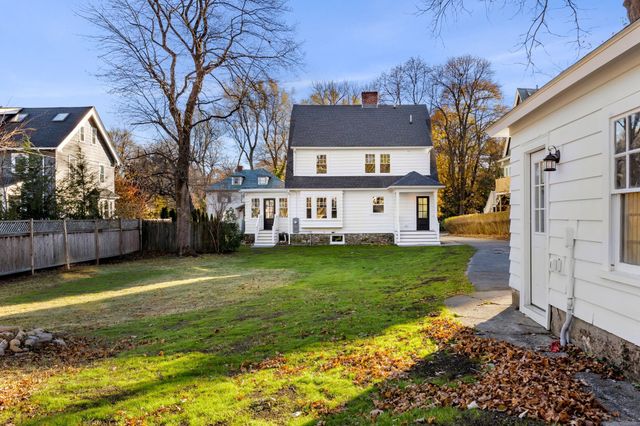 72 Berwick St, Worcester, MA 01602