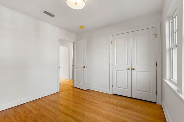 72 Berwick St, Worcester, MA 01602