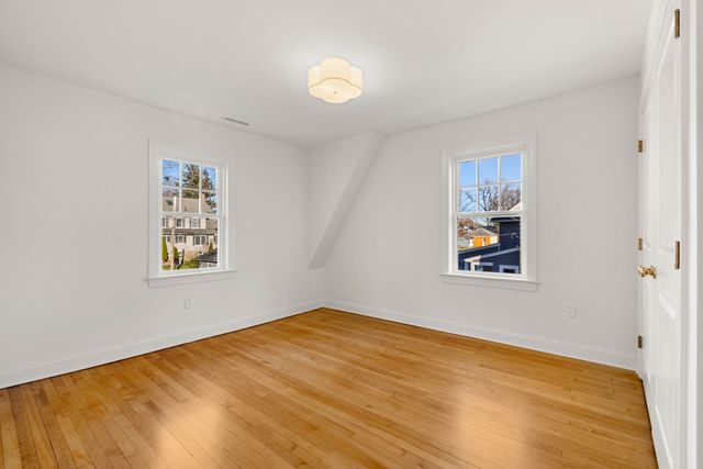72 Berwick St, Worcester, MA 01602